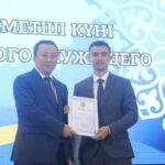 ТҮРКІСТАН: ТӨРТ ТІЛДІ ЕРКІН МЕҢГЕРГЕН ТӨЛЕБИЛІК ЕҢ ЖАС МЕМЛЕКЕТТІК ҚЫЗМЕТШІ
